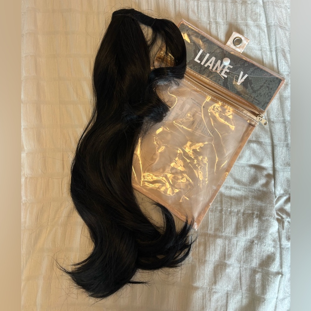 INH Liane Pony in Jet Black